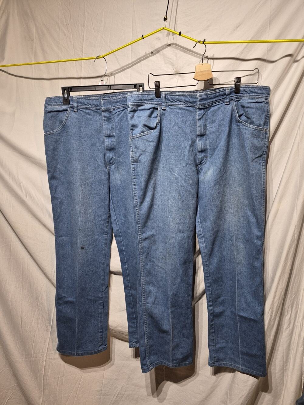 2 Wrangler Jeans Men's Regular Fit Straight Denim 38/30 Not Perfect But No Holes